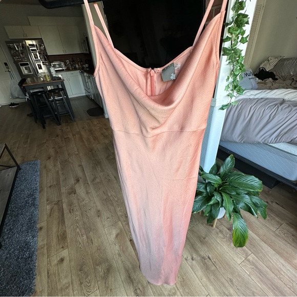 Blush satin dress - Picture 7 of 8